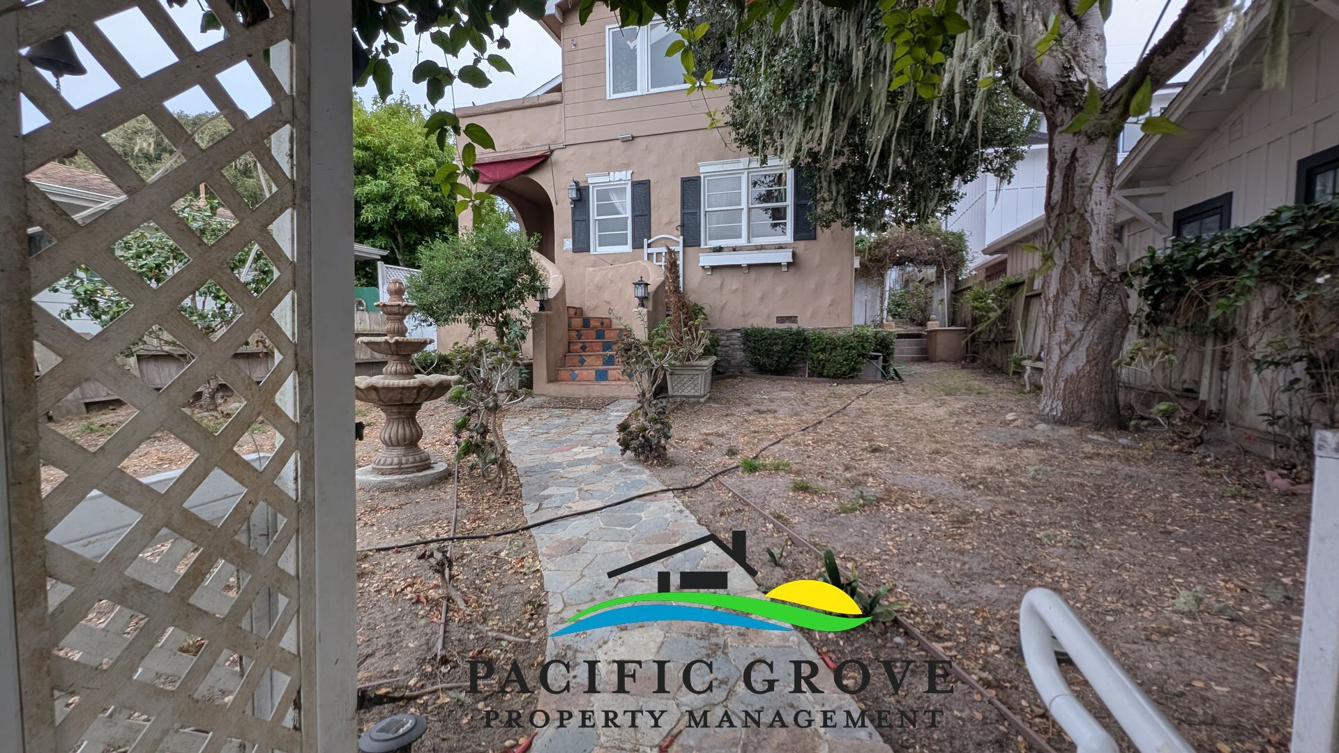 Pacific Grove House: 515 Hillcrest Ave