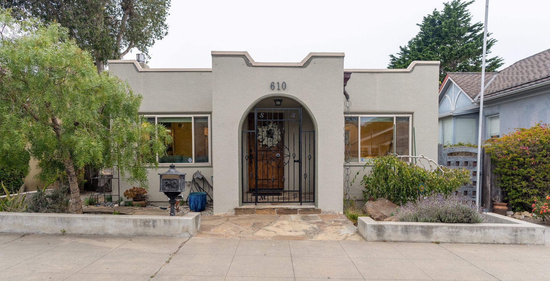 Pacific Grove House: 610 Forest Avenue