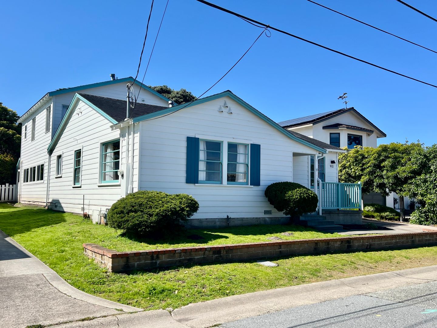 Pacific Grove House: 911 Ripple Avenue
