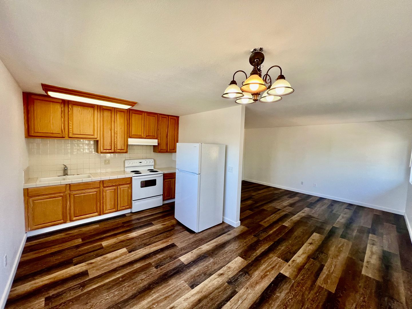 Monterey Apartment: 218 Van Buren Street