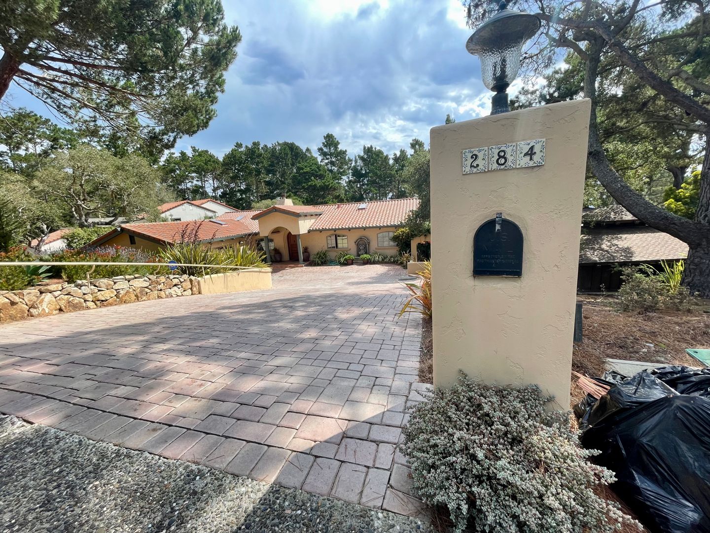 Monterey House: 284 Forest Ridge Road