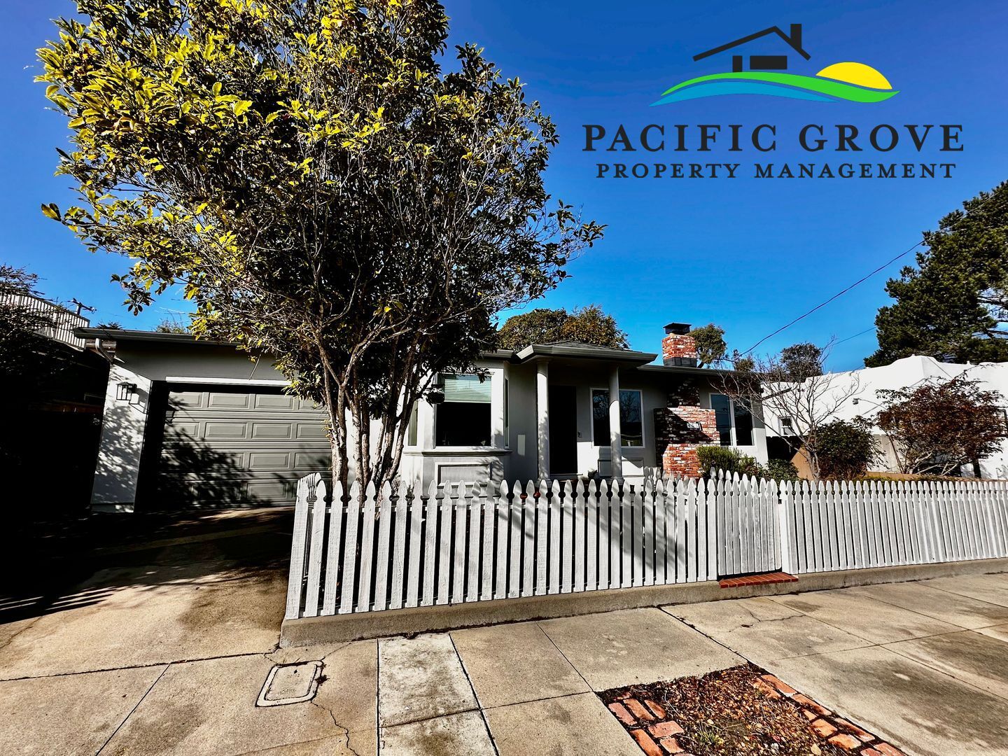 Pacific Grove House: 406 Willow Street