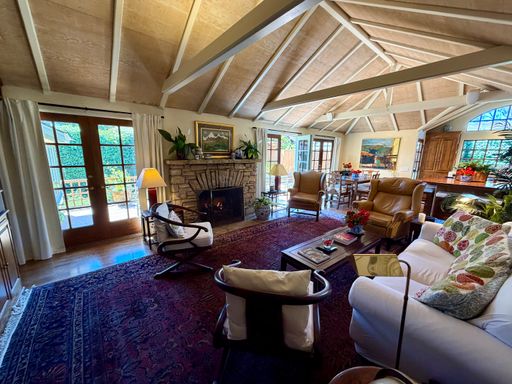 Fancy Free in Carmel by the Sea just $333/day!
