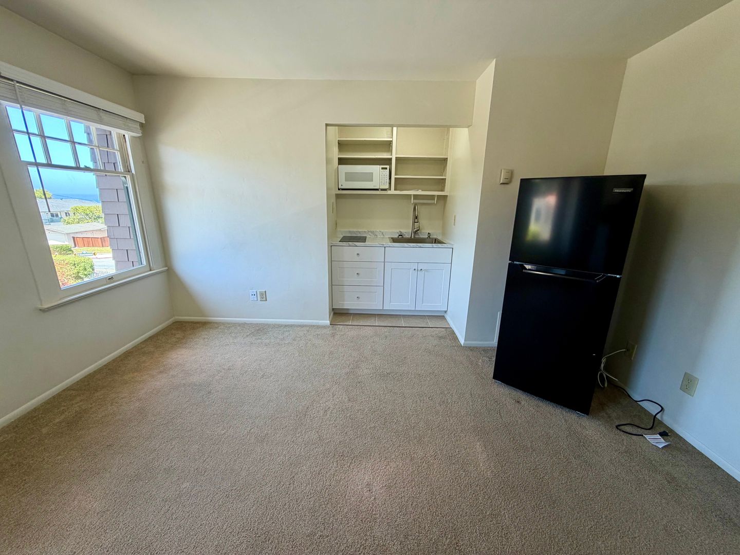 Pacific Grove Apartment: 189 Central Avenue