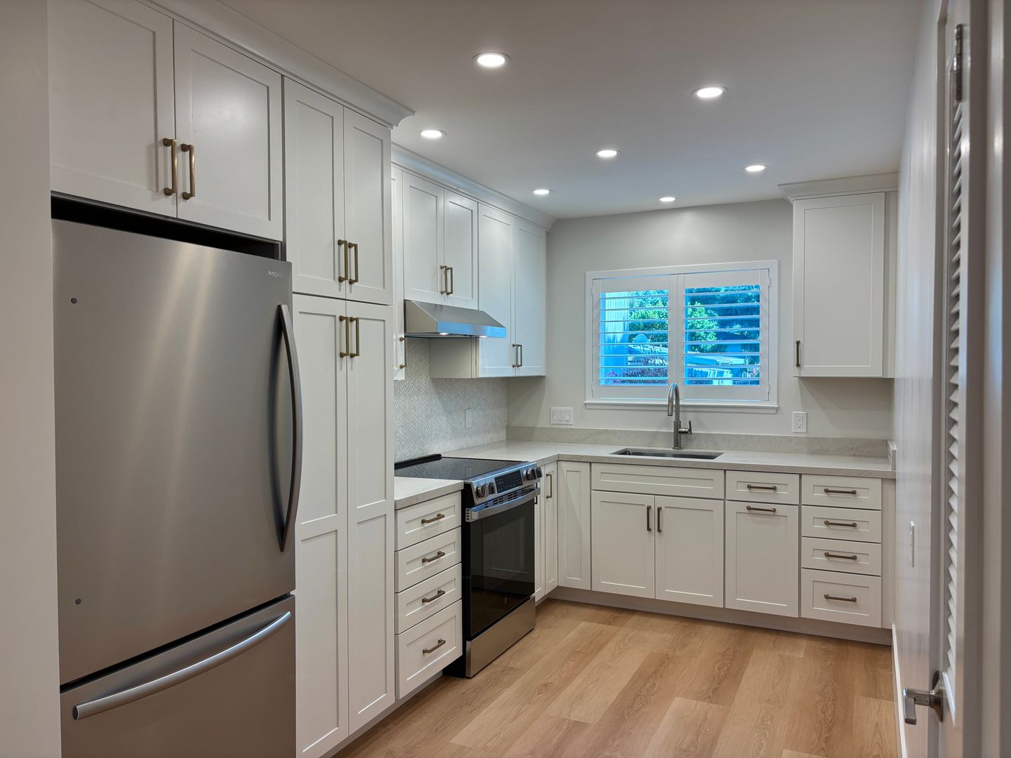 Pacific Grove Apartment: 845 Lighthouse