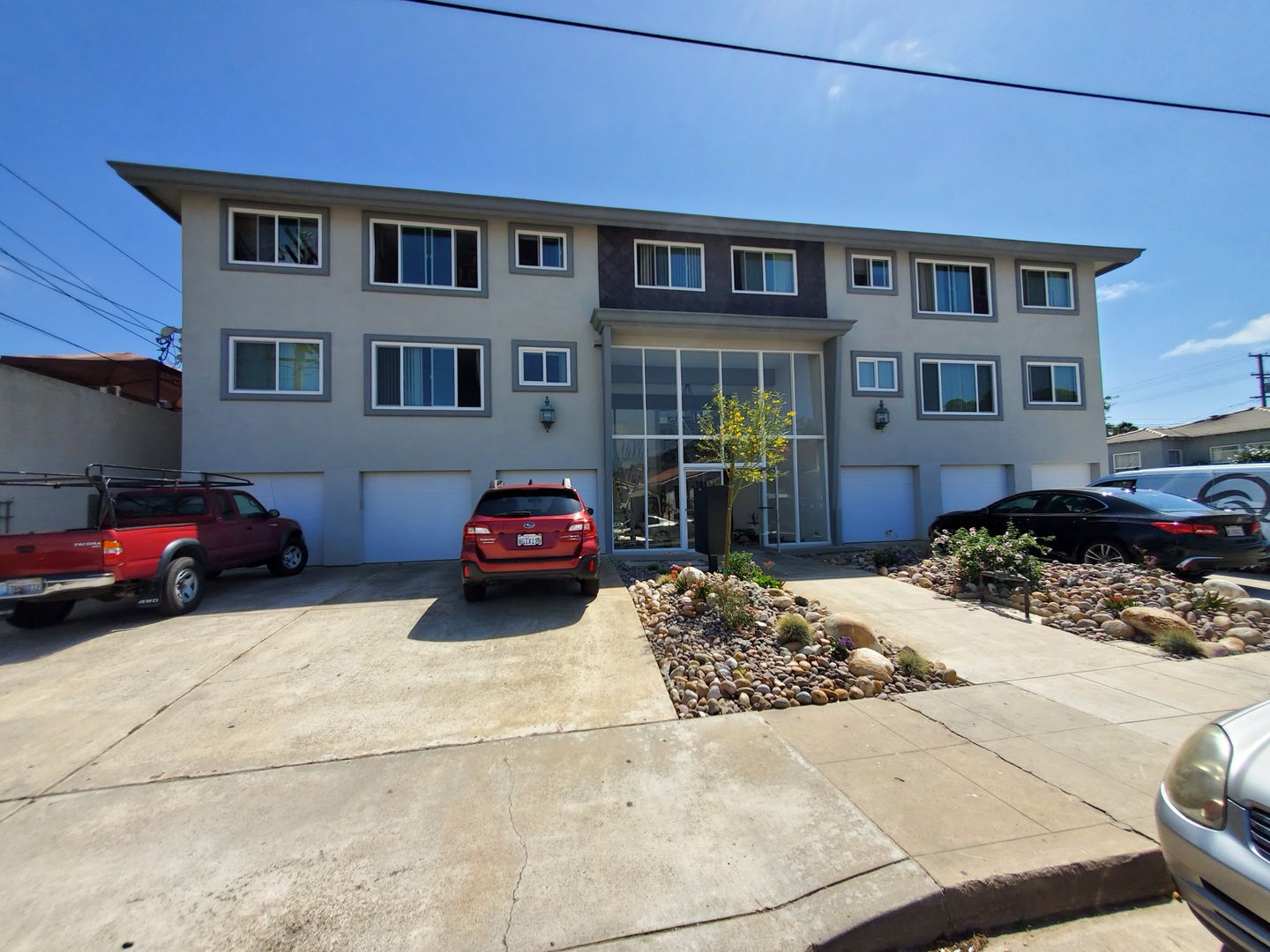 San Diego Apartment: 3025 Newell St.