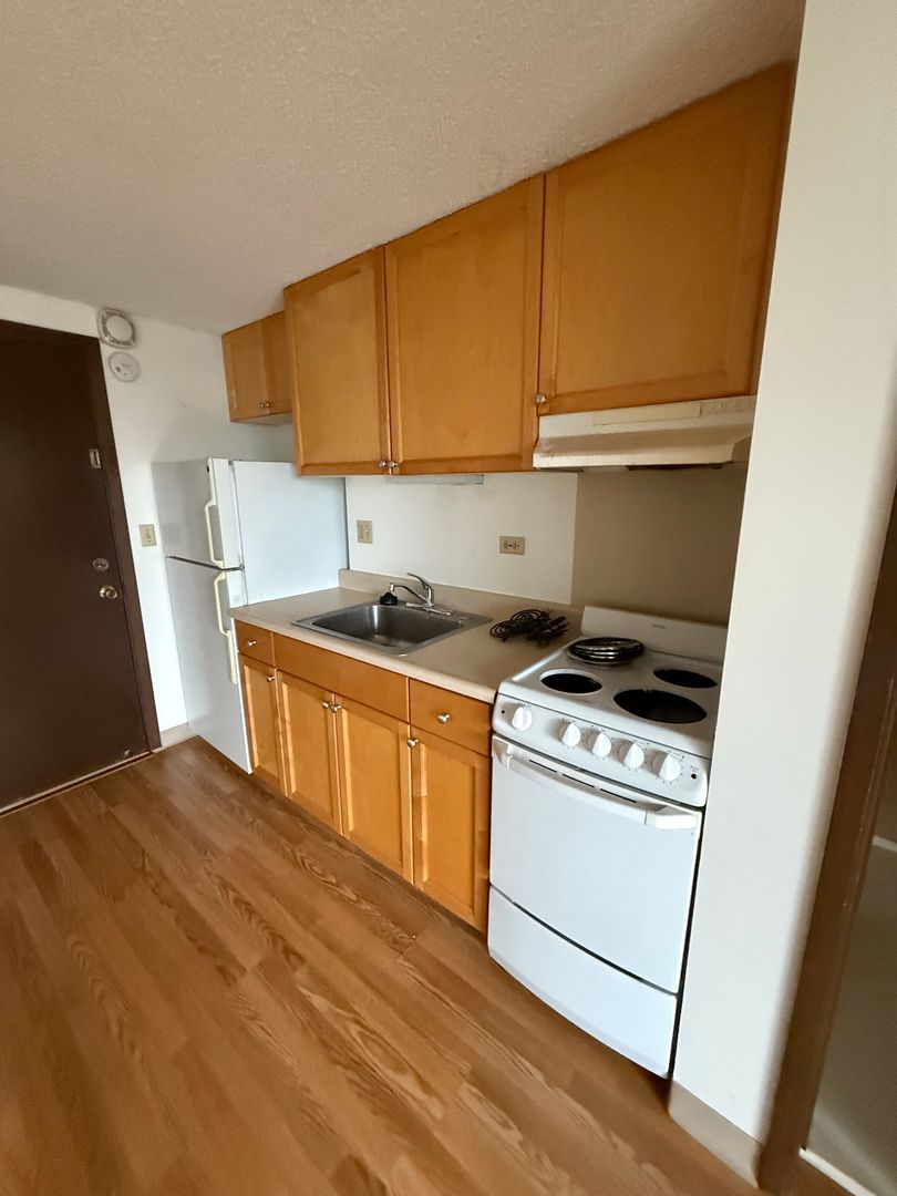 HONOLULU House: WARD KINAU #212