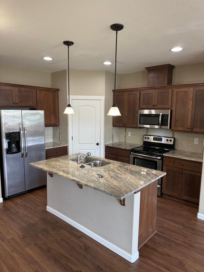 Vancouver Apartment: 2617A NE 131st Ct