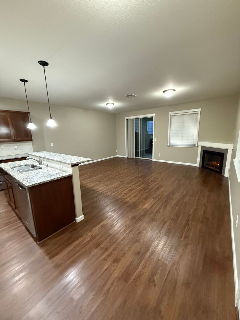 Woodridge - 2609 6 of 12