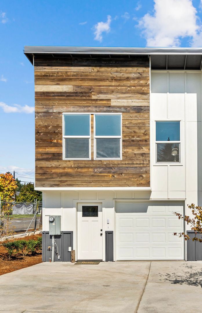 Vancouver House: 2917 NE 137th Way