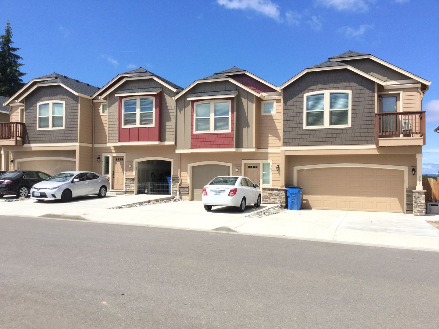 Ridgefield House: 307 N. 33rd Ct.