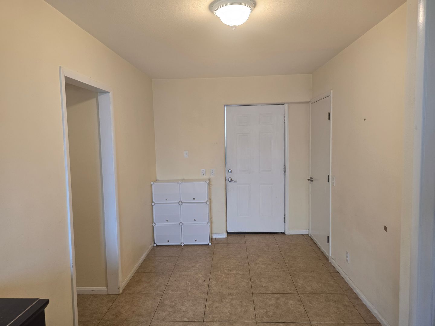Anaheim Apartment: 1326 E. Romneya Dr