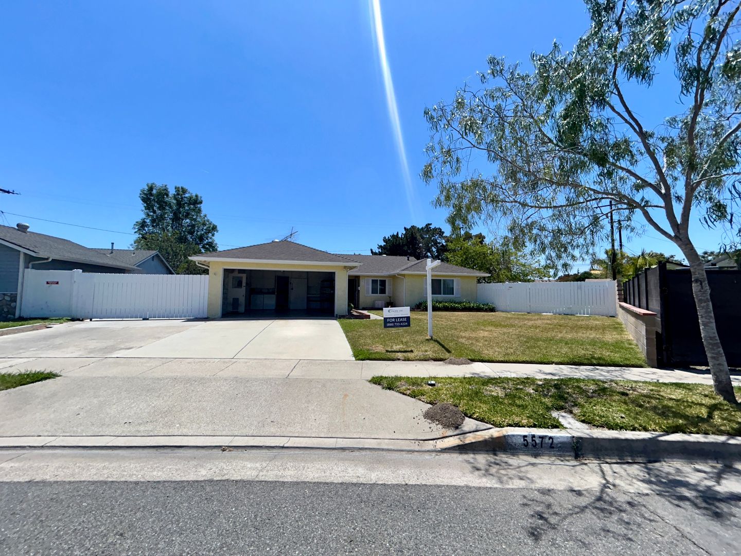 Huntington Beach House: 5572 Nevada Dr.
