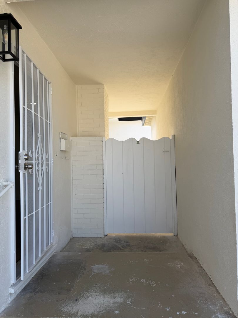 Garden Grove House: 12681 Aristocrat ave