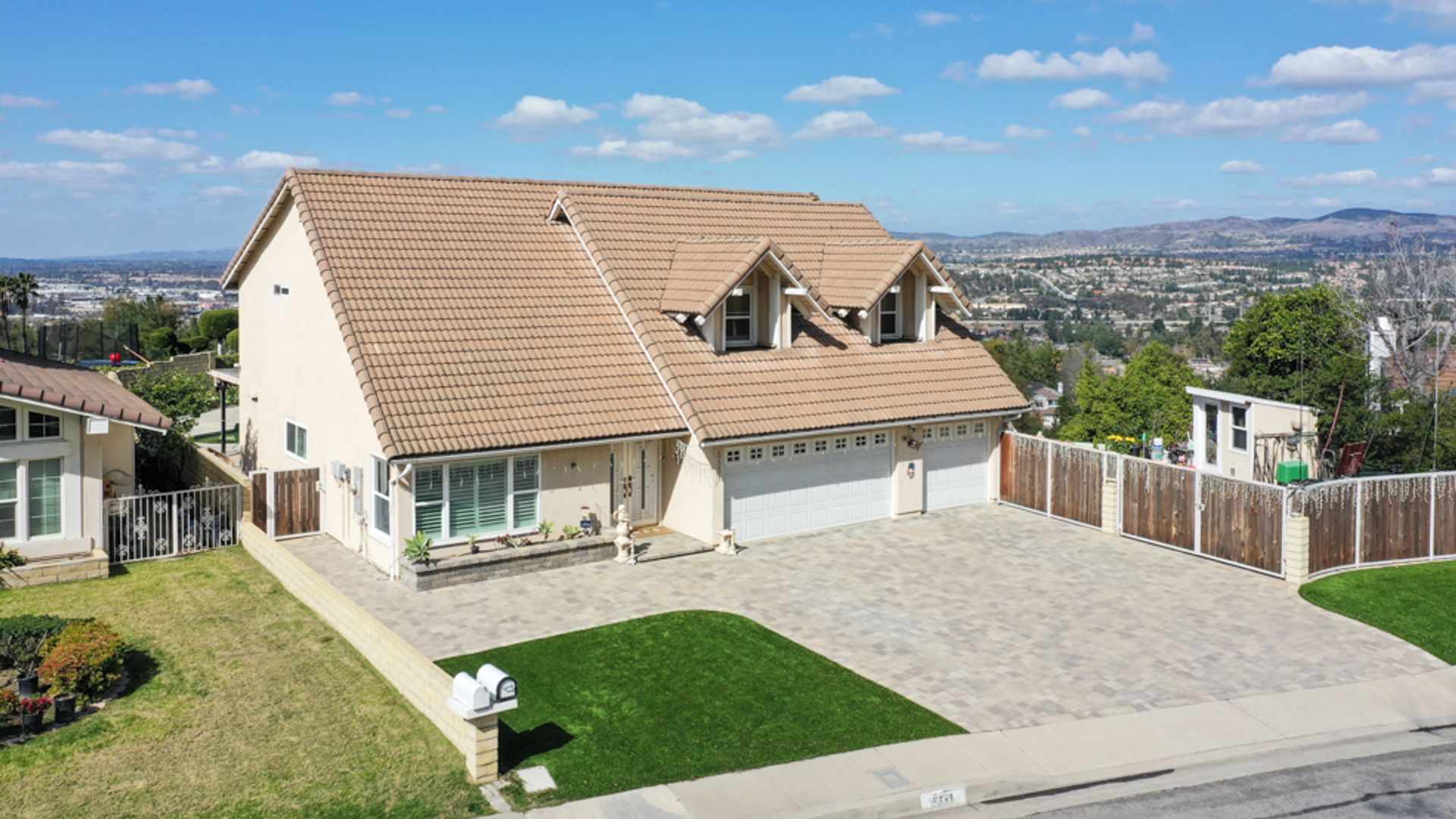 Anaheim House: 6331 E. Via Arboles