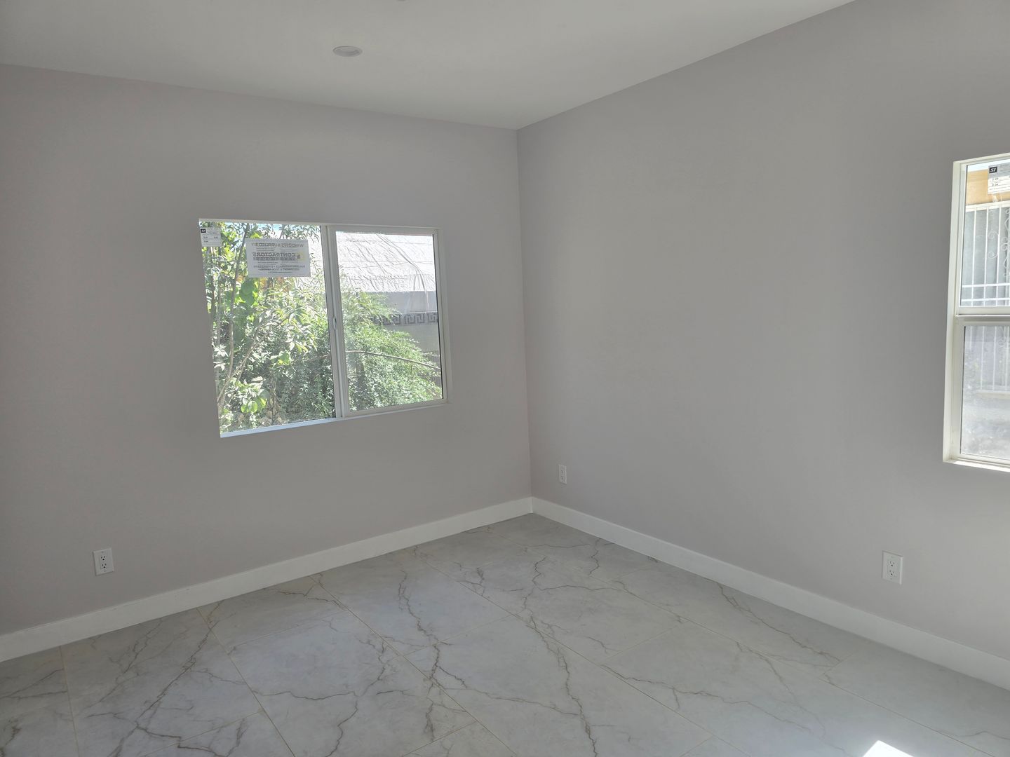 Hawthorne Apartment: 3323 W 133 St