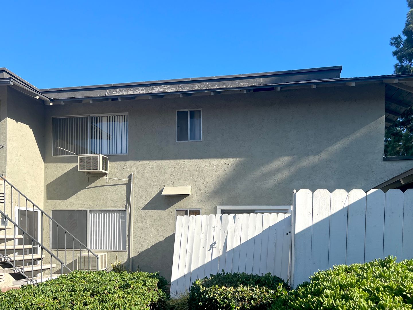Santa Ana Apartment: 2418 Ponderosa St