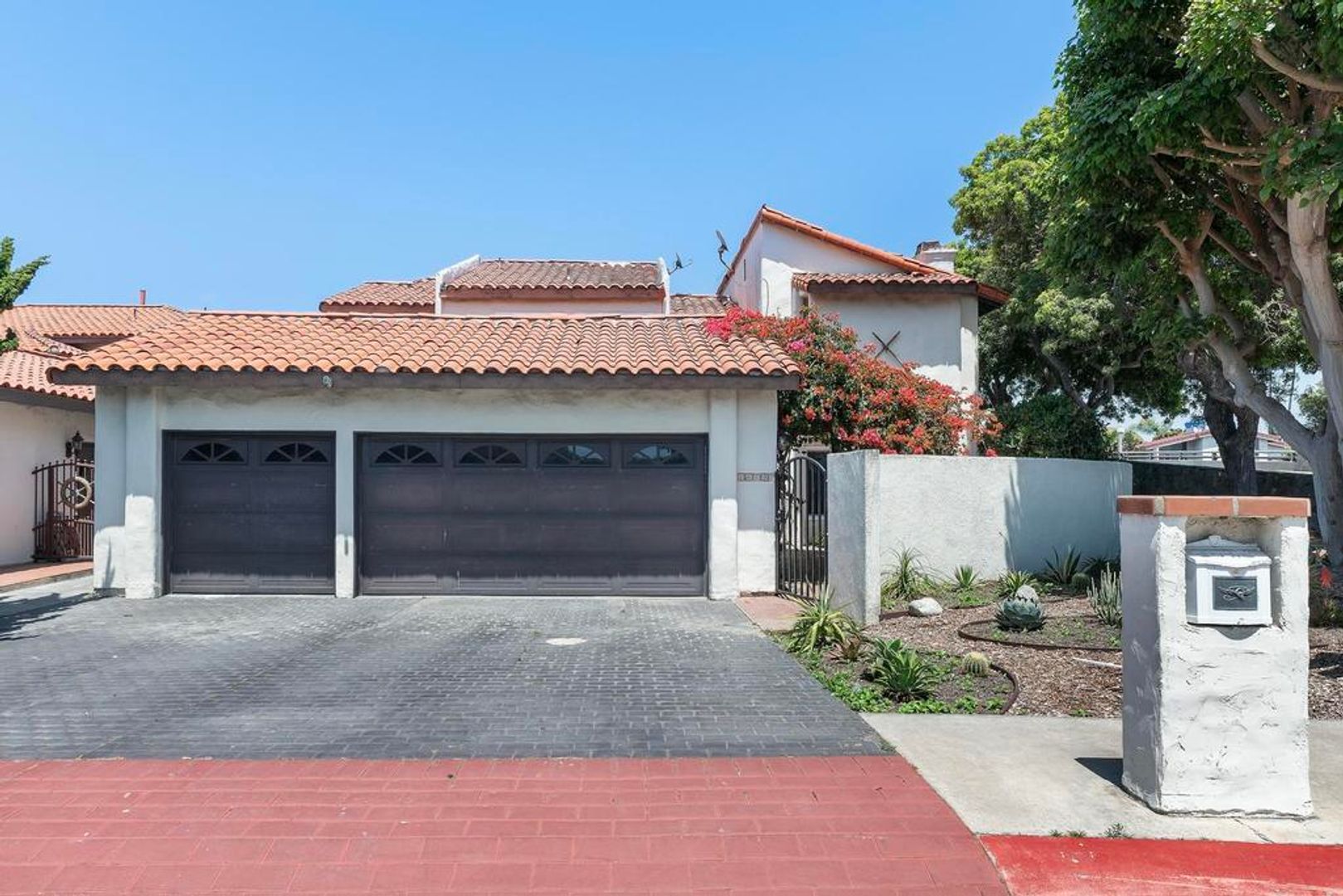Huntington Beach House: 16592 Grimaud Lane