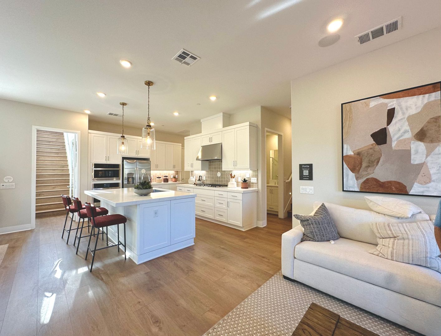 Irvine House: 337 Loon