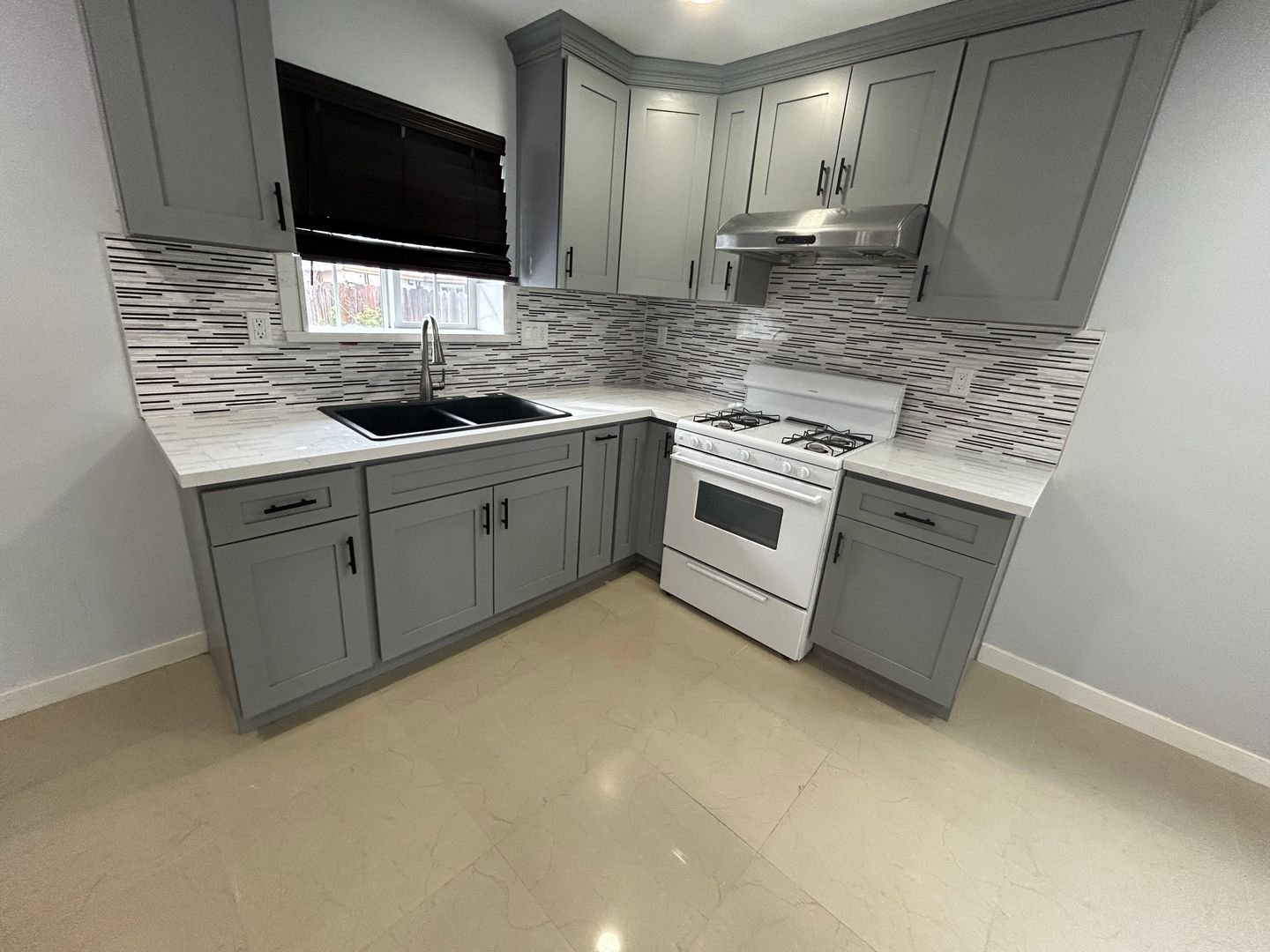 GARDEN GROVE House: 11166 WOODBURY RD