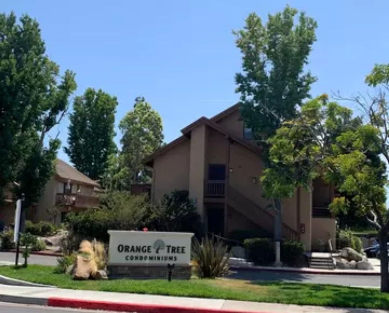 Irvine House: 446 Orange Blossom
