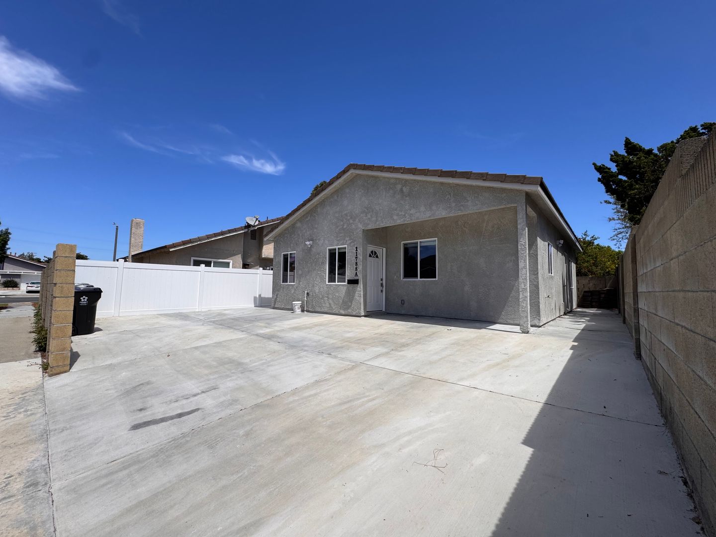 Fountain Valley House: 11788A Quartz