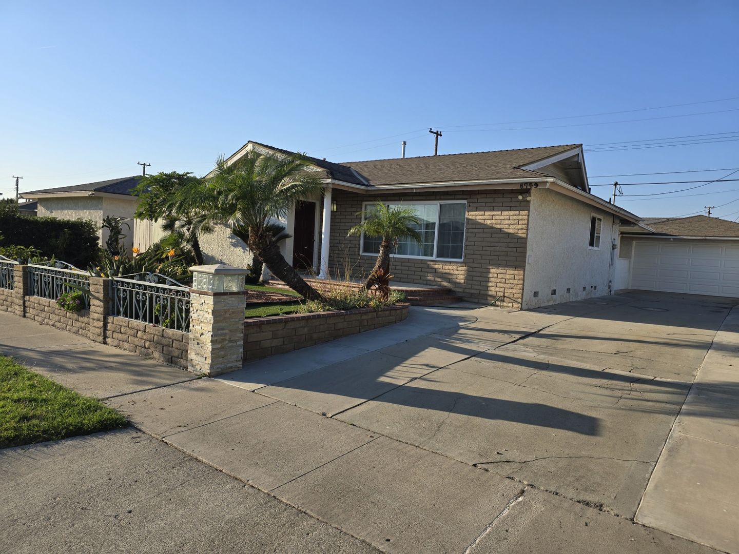 Buena park House: 5749 Los Amigos St