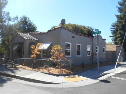 Santa Rosa Apartment: 150 Scott Street