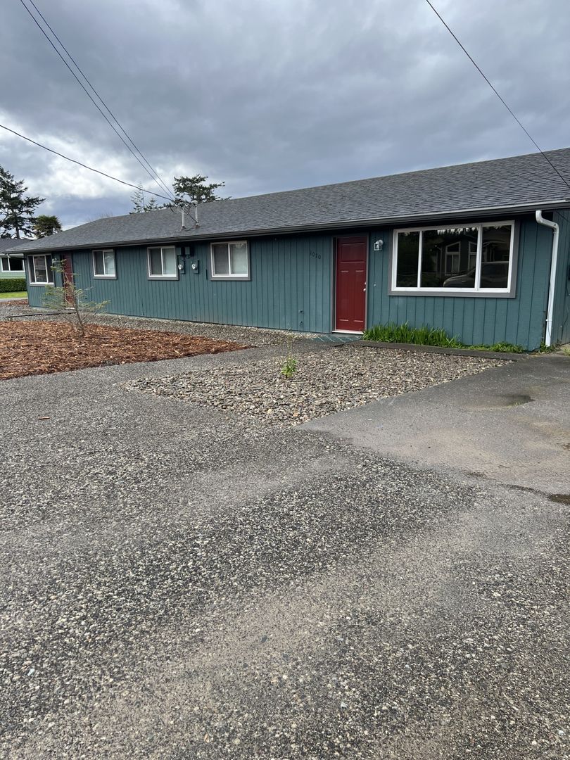 1010/1020 Sanford St