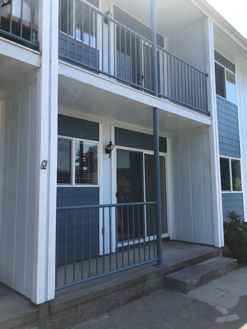 415 E 4th St, Coquille, OR 97423