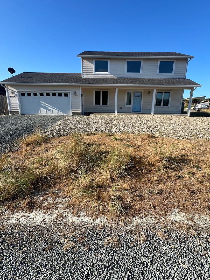 Bandon House: 87126 Beach Ln.