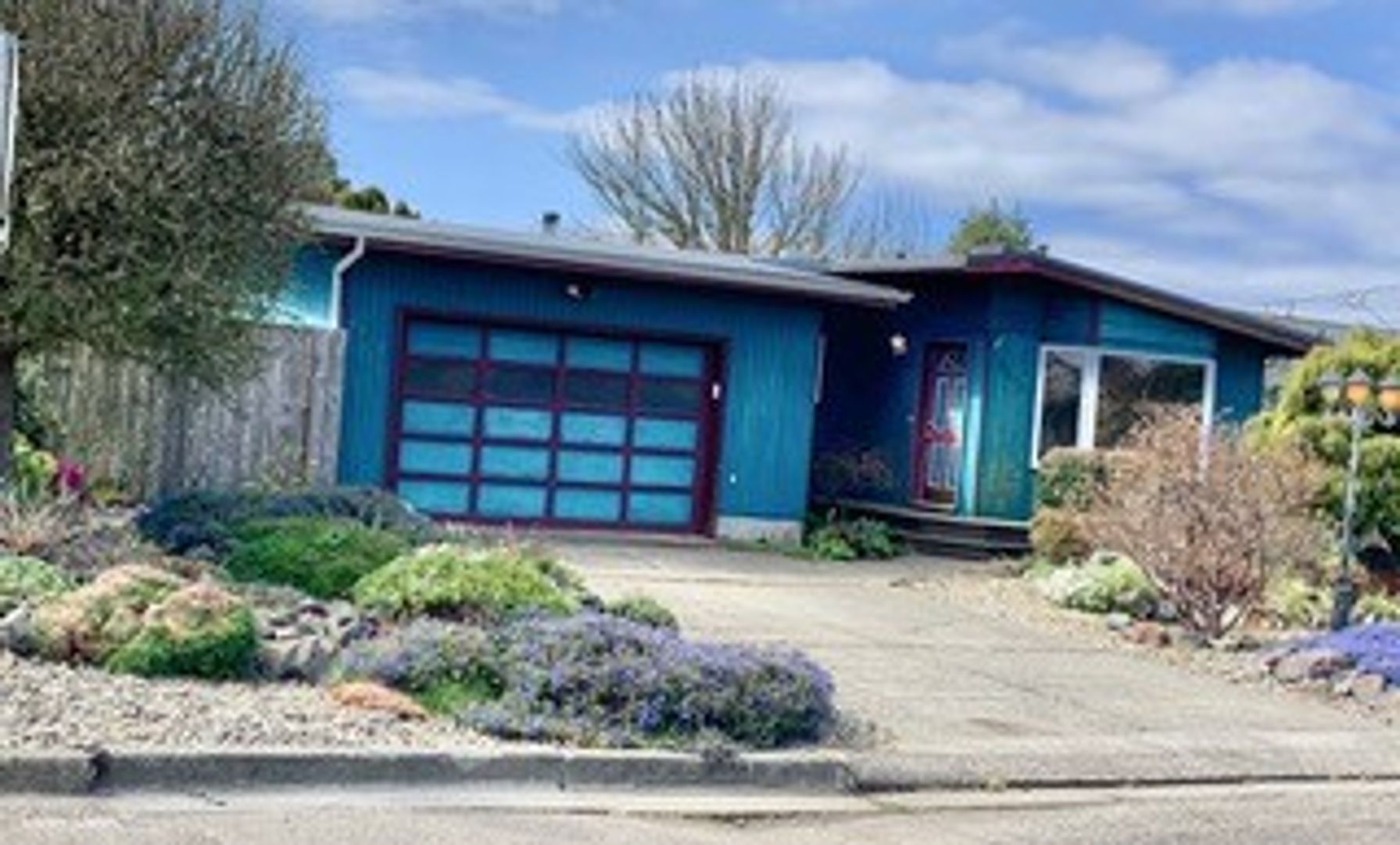 North Bend House: 2419 Clark St