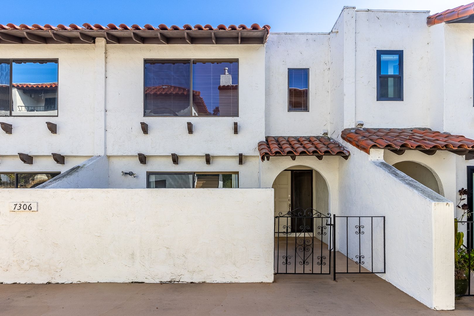 Carlsbad Townhome: 7306 Alicante Rd.