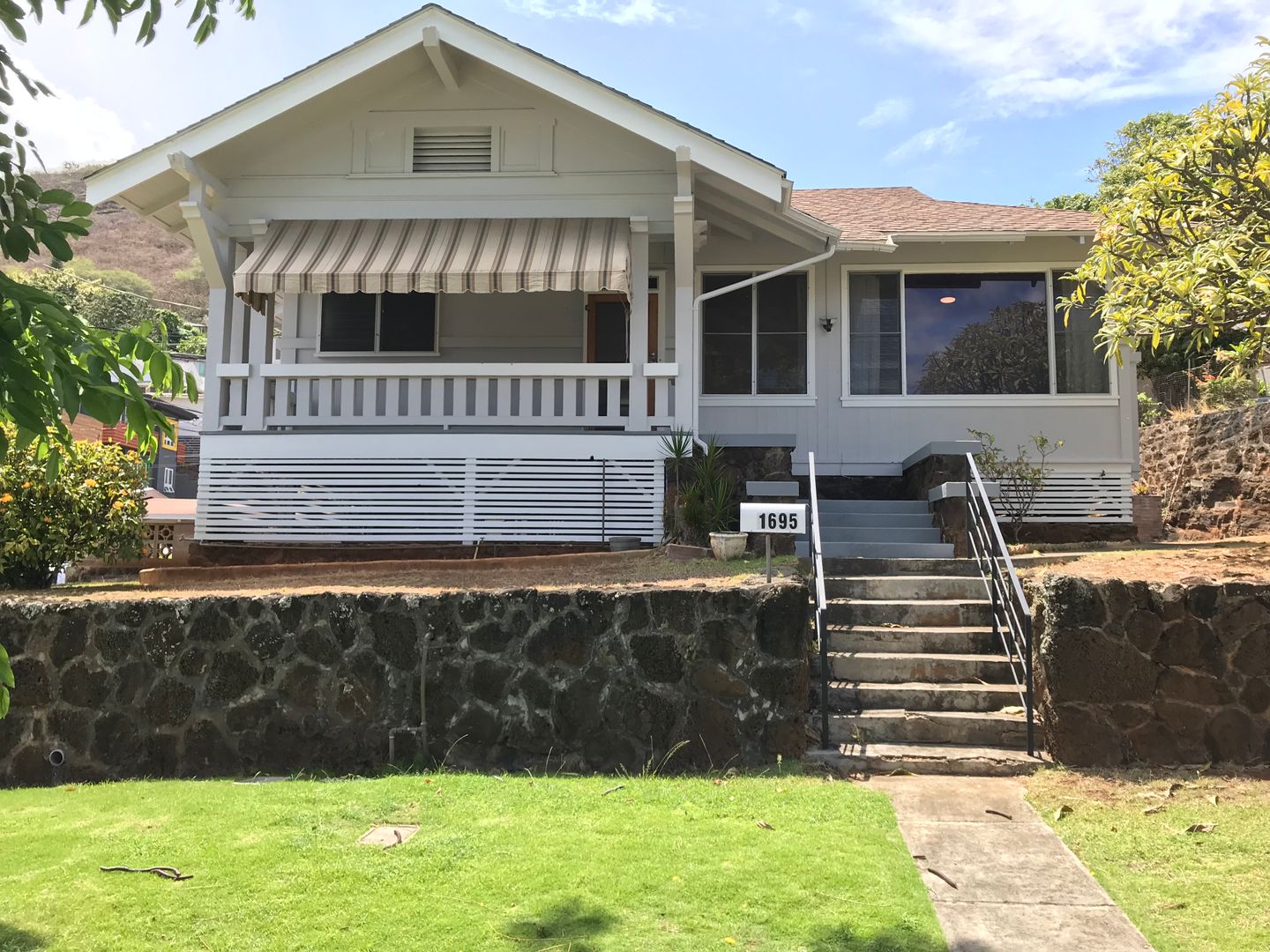Honolulu House: 1695 Kamamalu Avenue