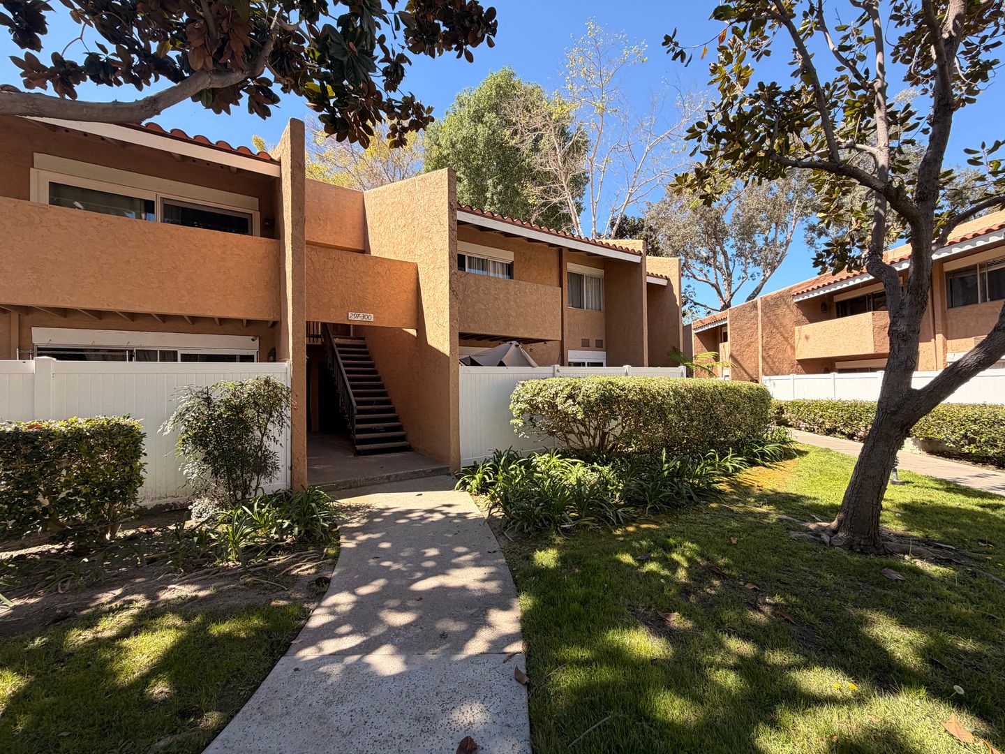 Santa Ana Condo: 1101 W. MacArthur Blvd #298