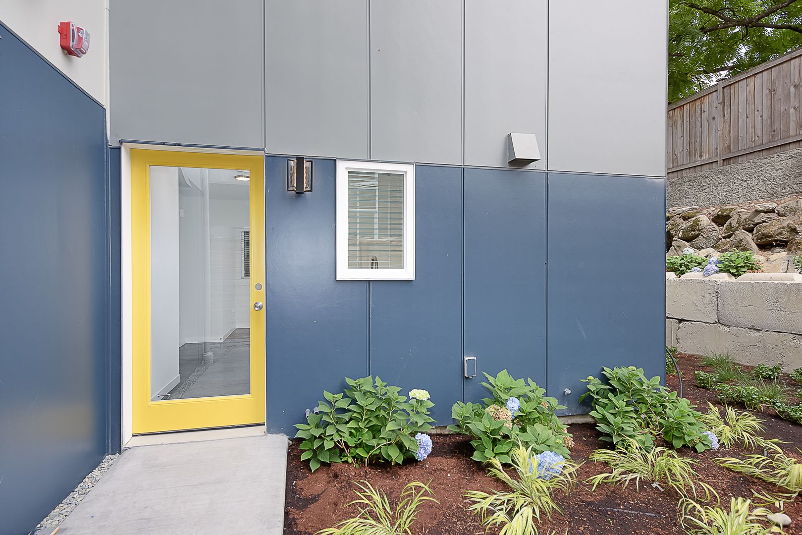 Seattle Apartment: 1720 14th Ave