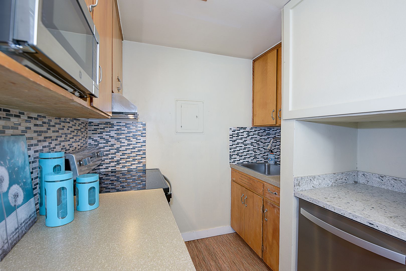 Shuksan Apartments 6 of 12