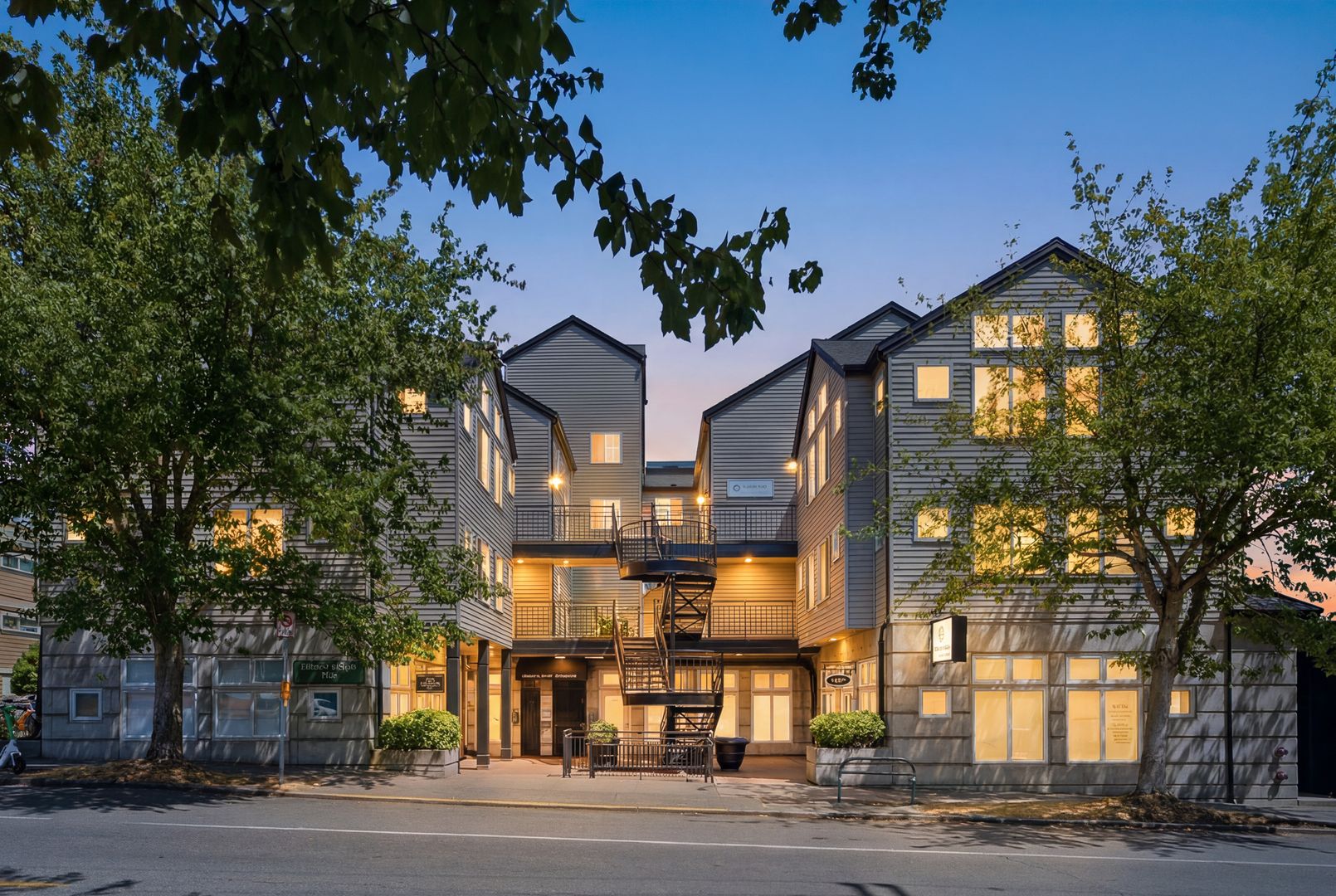 Seattle Apartment: 4464 Fremont Ave N