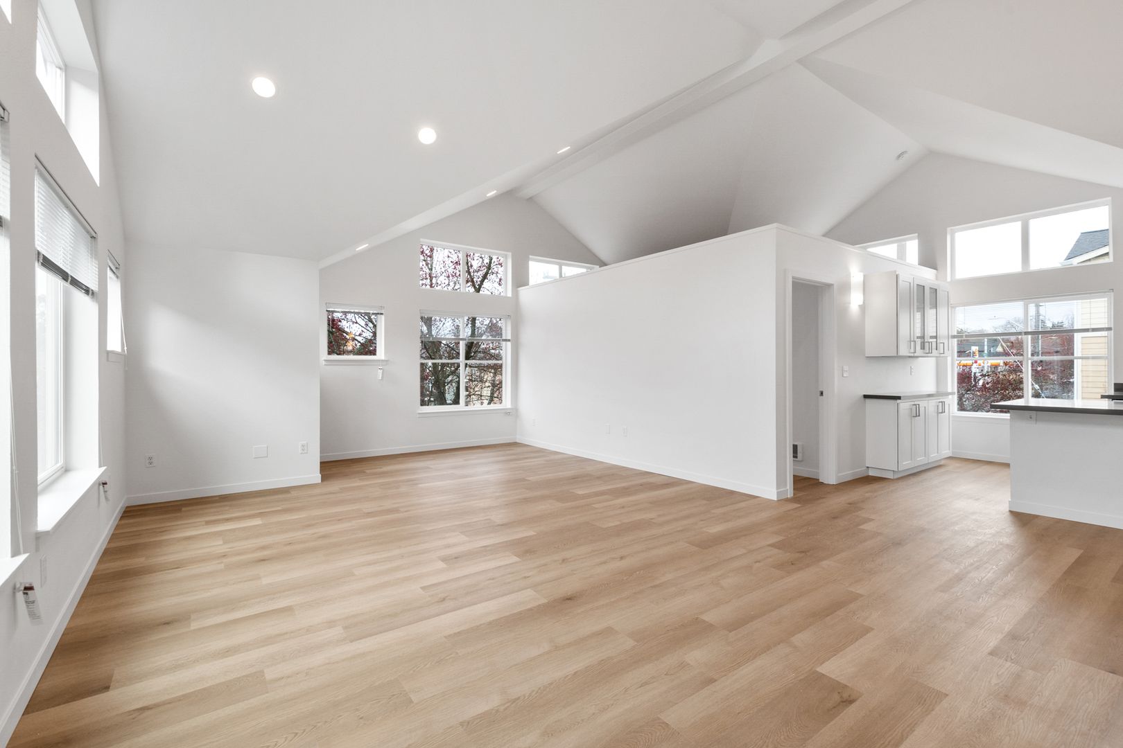 Seattle Apartment: 4464 Fremont Ave N