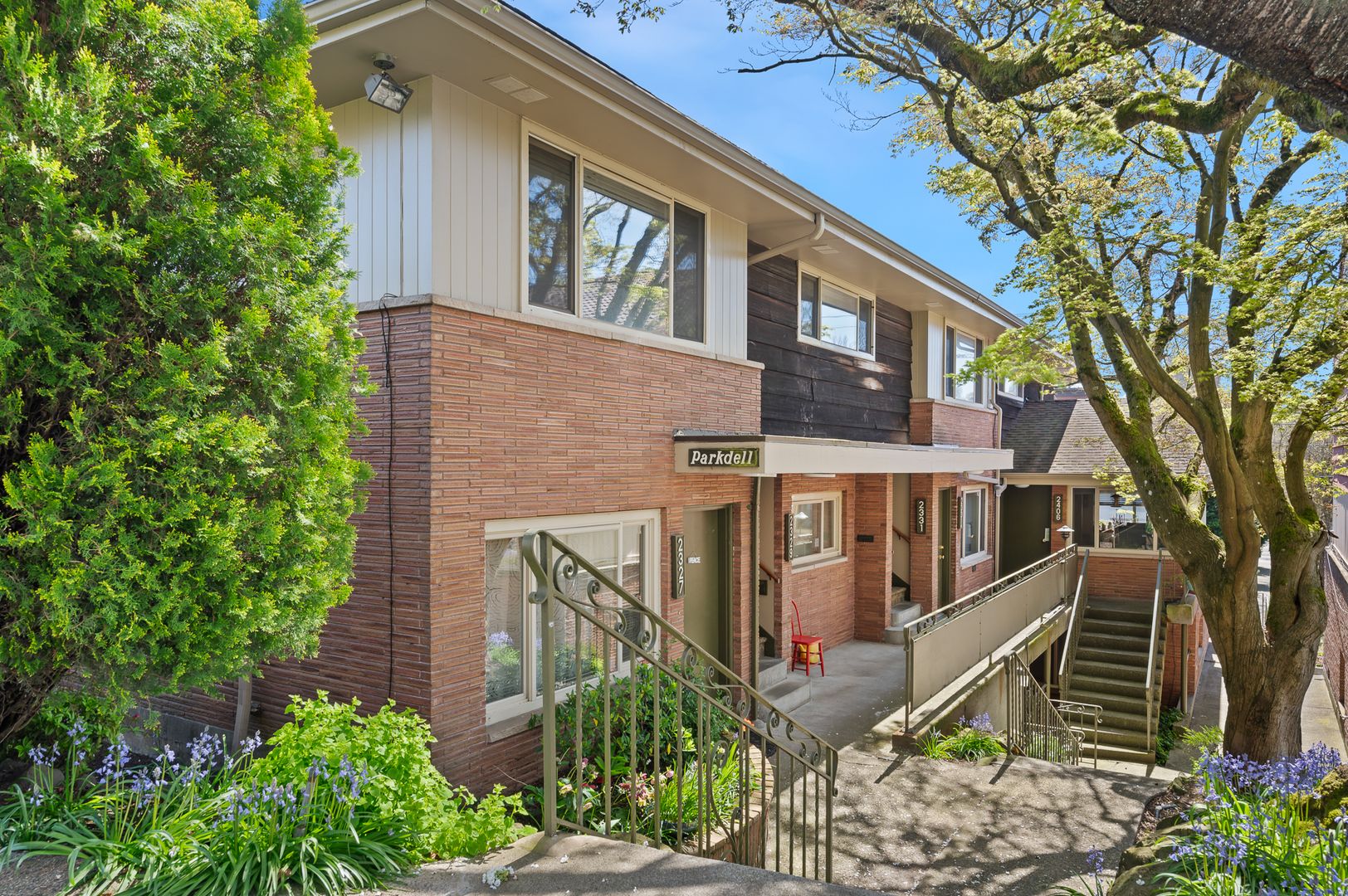 Seattle Apartment: 2327 NE 55th Street