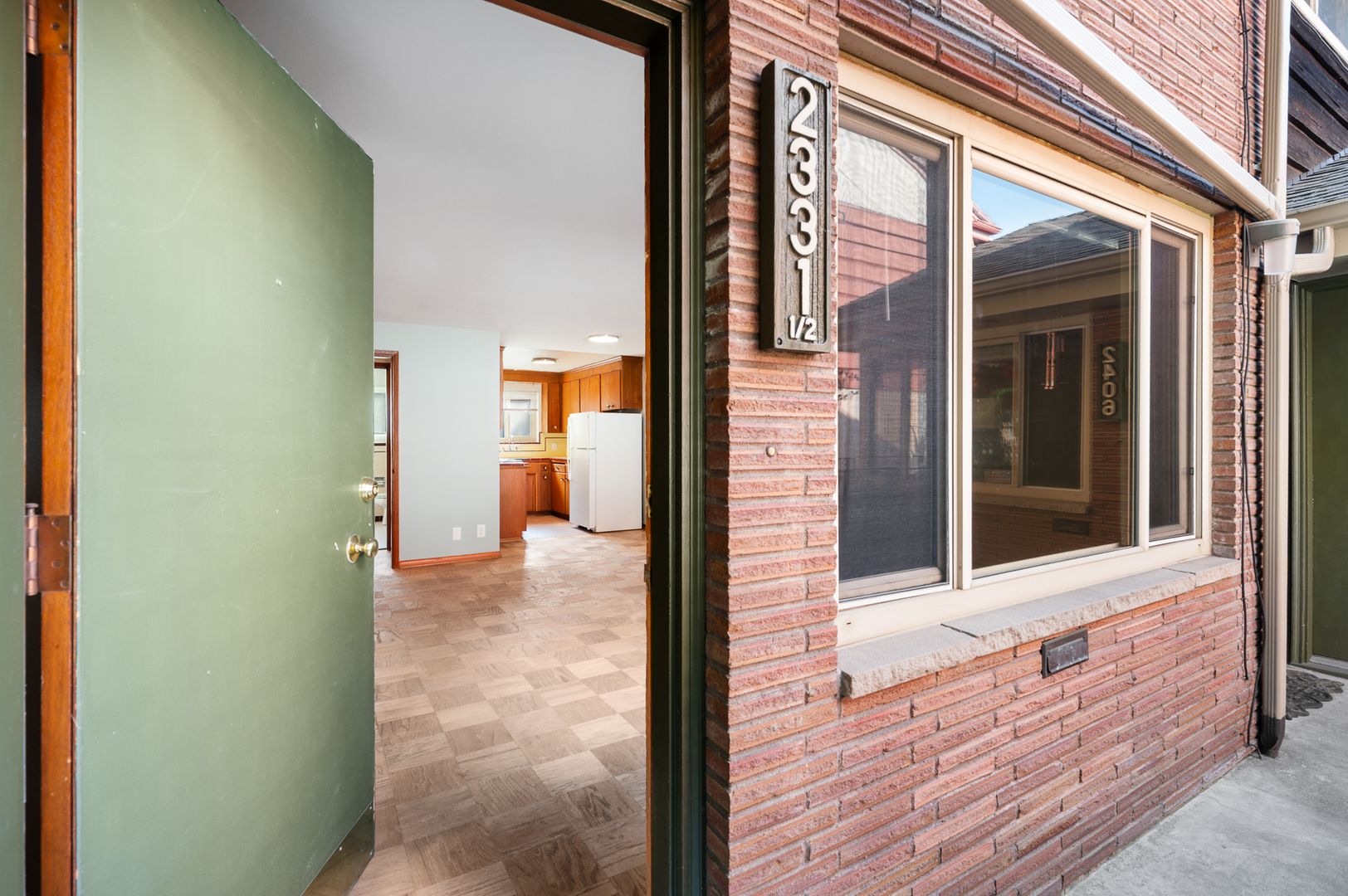 Seattle Apartment: 2327 NE 55th Street