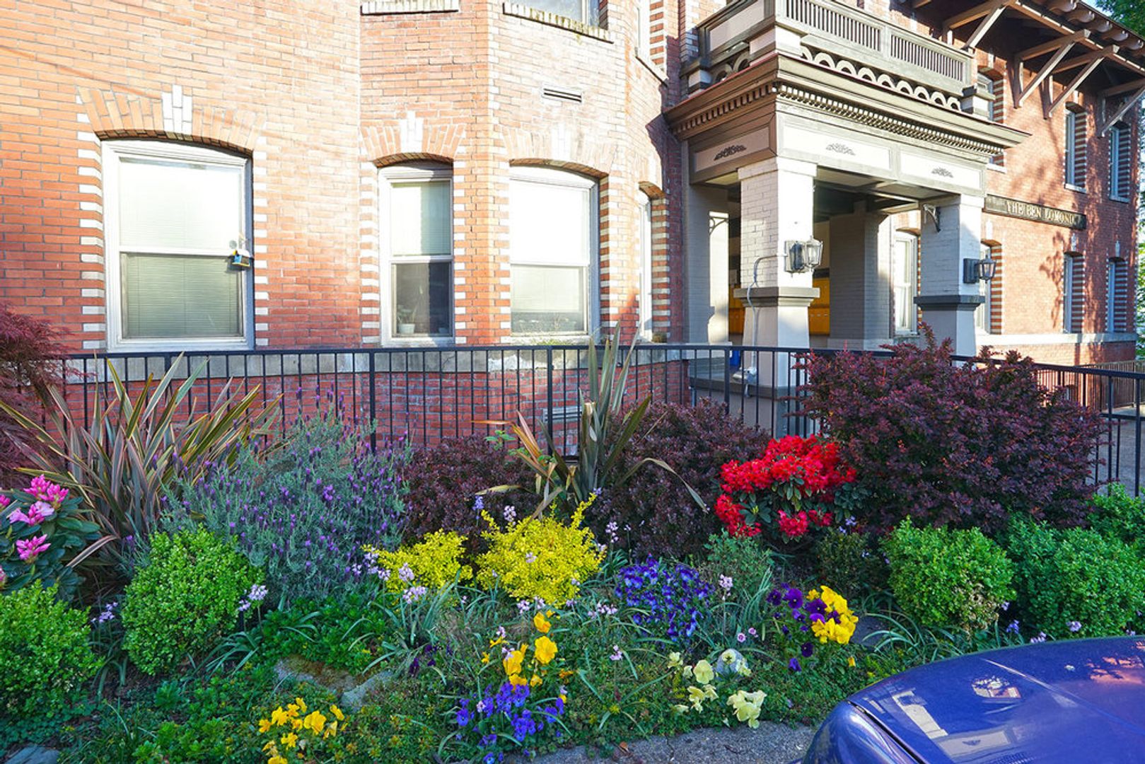 Seattle Apartment: 1027 Bellevue Court E