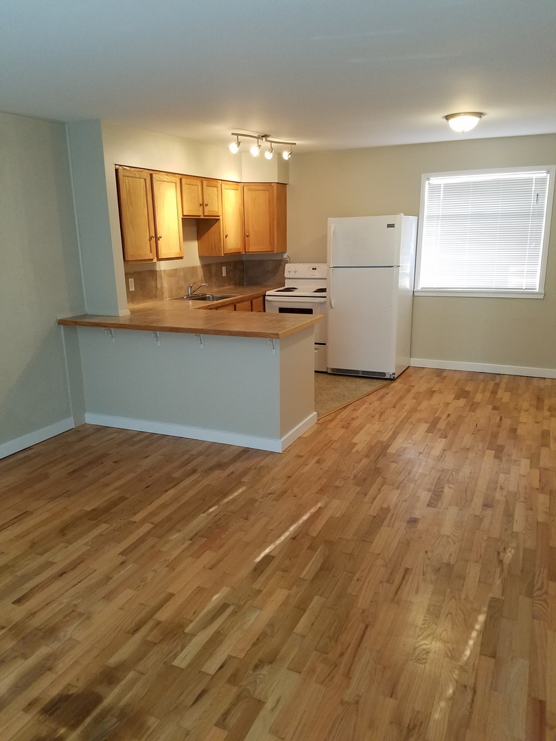 Seattle Apartment: 324 NE 65th Street