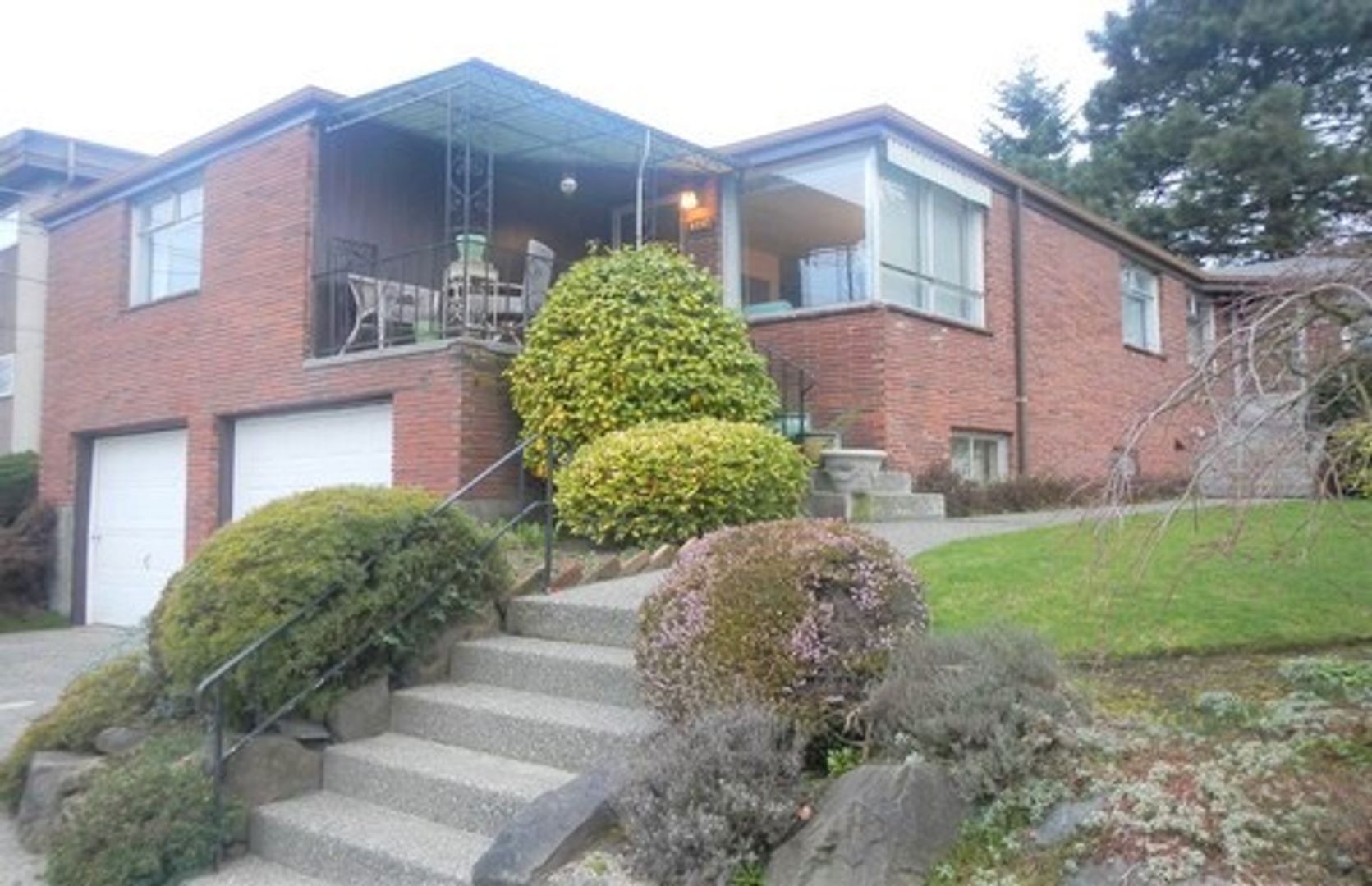 Seattle Apartment: 806 N 44th Street