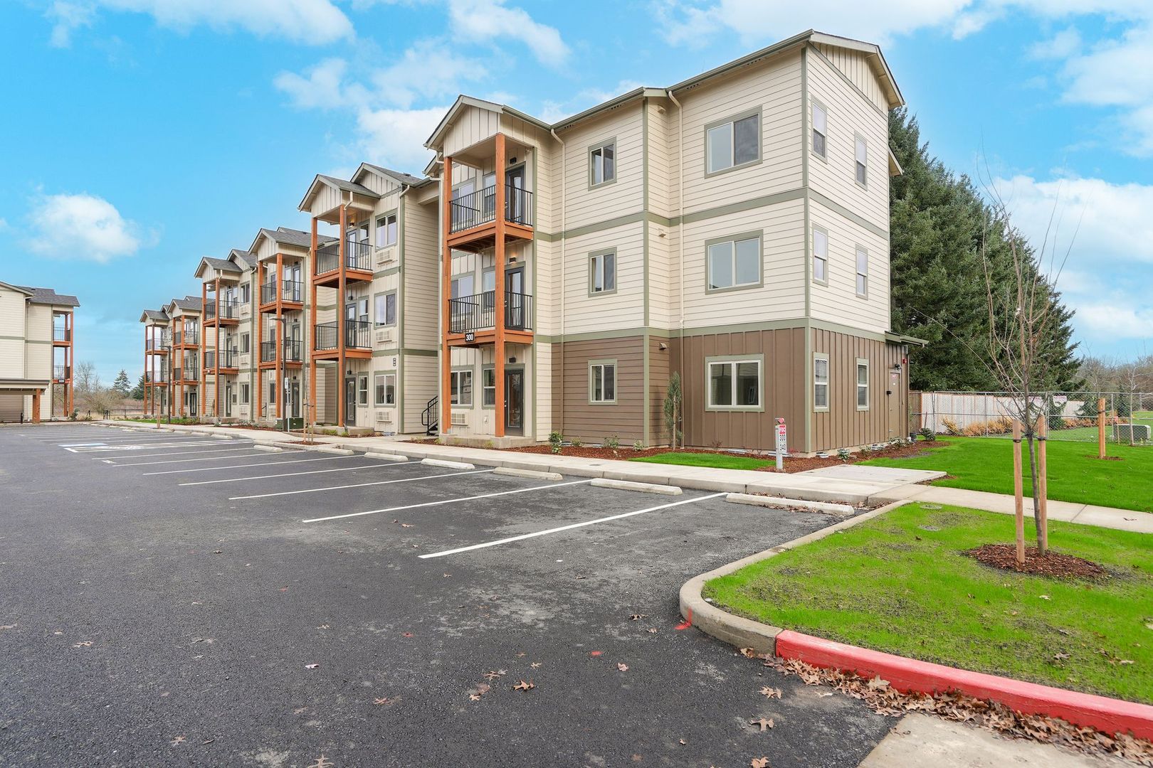 Monmouth Apartment: Hoxton Ave