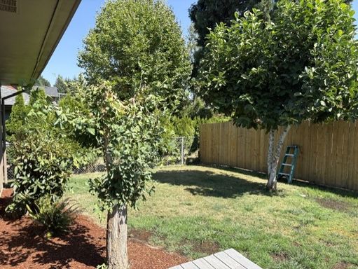 End of Summer Special $500 off first month rent – photo 1
