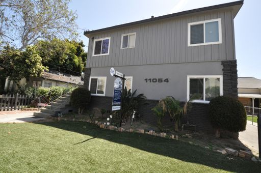 Costco Gold Membership! $1000 Off First Month’s Rent!