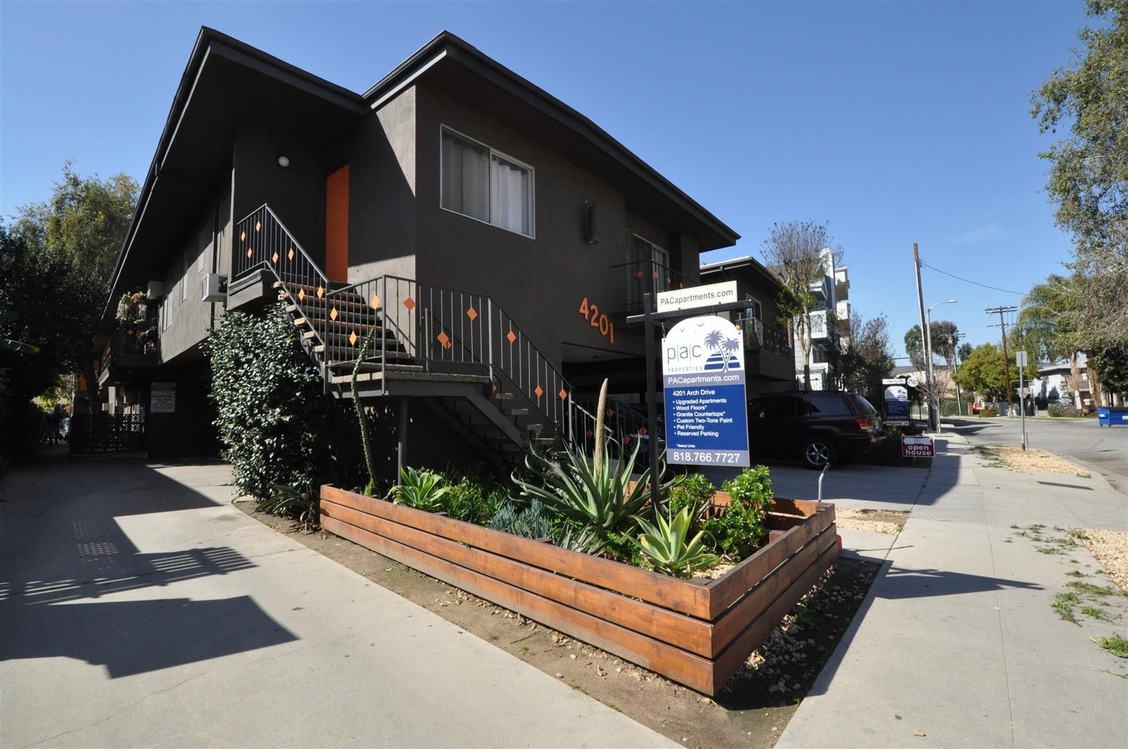 Studio City Apartment: 4201-05 Arch Drive