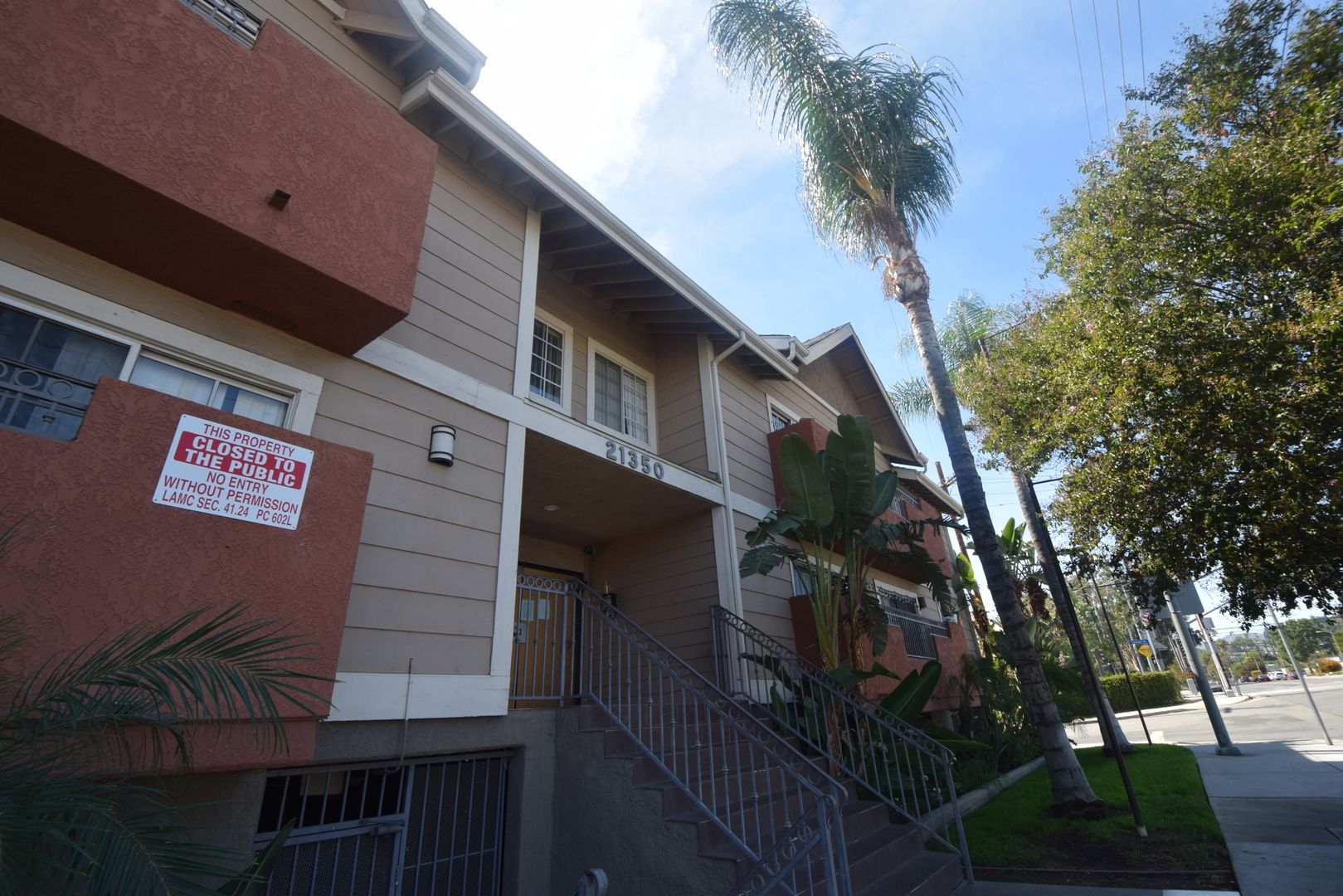 Canoga Park Apartment: 21350 Parthenia Street