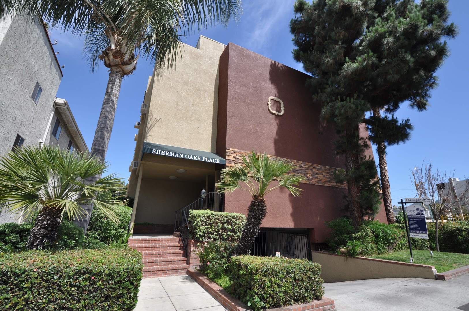 Sherman Oaks Apartment: 4414 Woodman Avenue